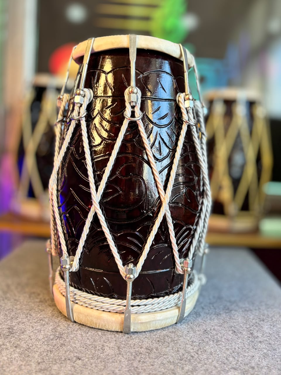 Pakka Sheesham Wood Flower Nakkashi Dholak – Natural Wooden Finish with Silver Rope Design